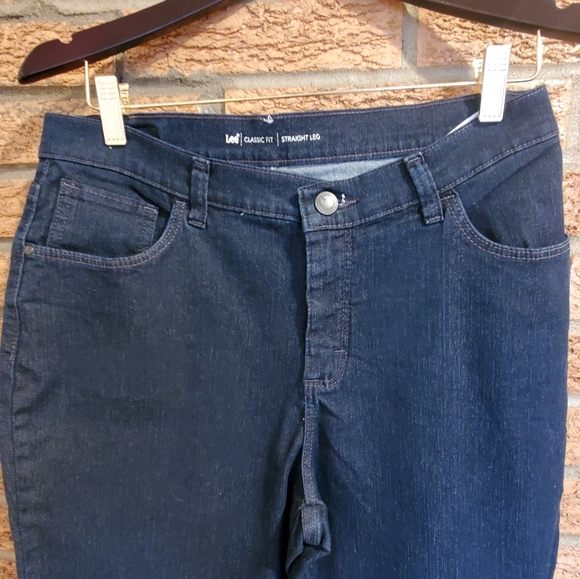 Lee Classic Fit High Rise  Straight Legs Jeans size 10 - Picture 2 of 11